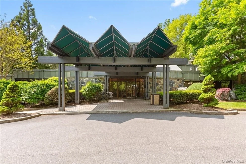 Unit for sale at 2 Fountain Lane, Greenburgh, NY 10583