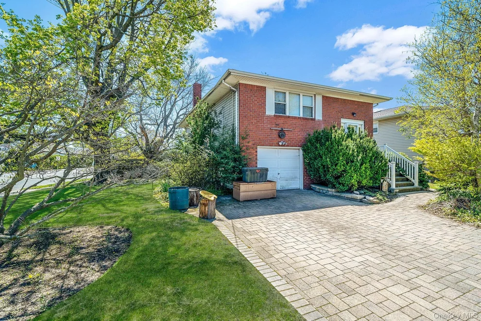 Unit for sale at 202 N Hickory Street, Oyster Bay, NY 11758