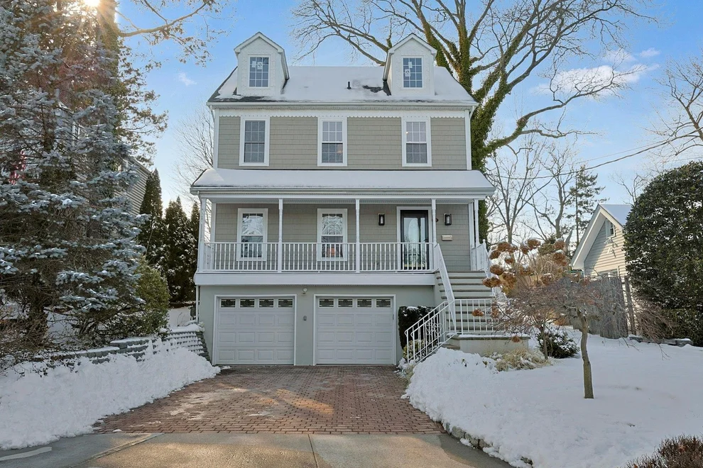 Unit for sale at 38 Weeks Place, New Rochelle, NY 10801