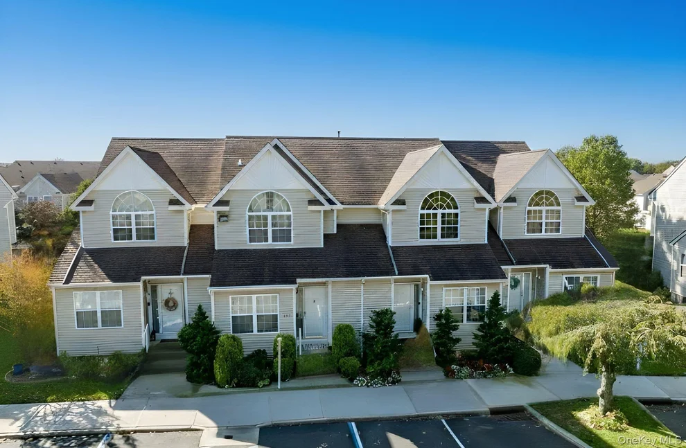 Unit for sale at 14 Heckscher Spur Drive, Islip, NY 11730