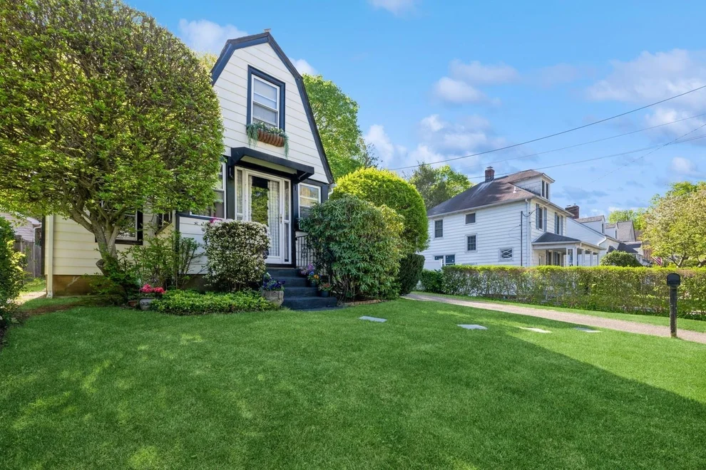 Unit for sale at 67 Summers Street, Oyster Bay, NY 11771