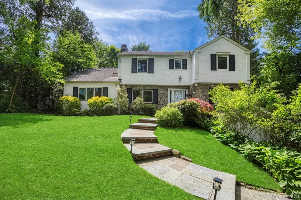 Unit for sale at 42 Old Pond Road, North Hempstead, NY 11023