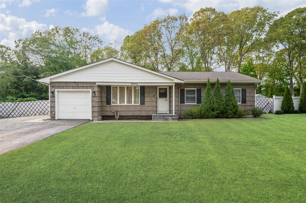 Unit for sale at 11 Hyde Lane, Brookhaven, NY 11727