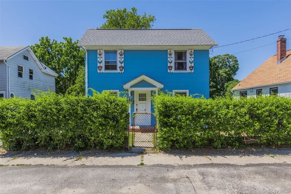 Unit for sale at 337 Hamilton Avenue, Riverhead, NY 11901