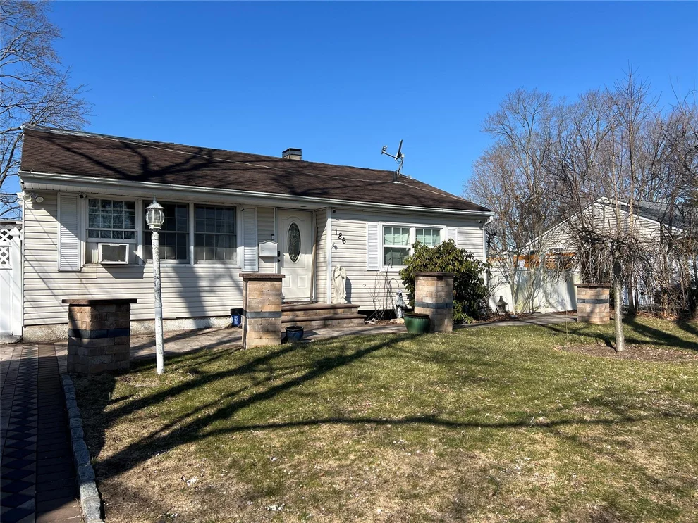Unit for sale at 186 Westwood Drive, Islip, NY 11717