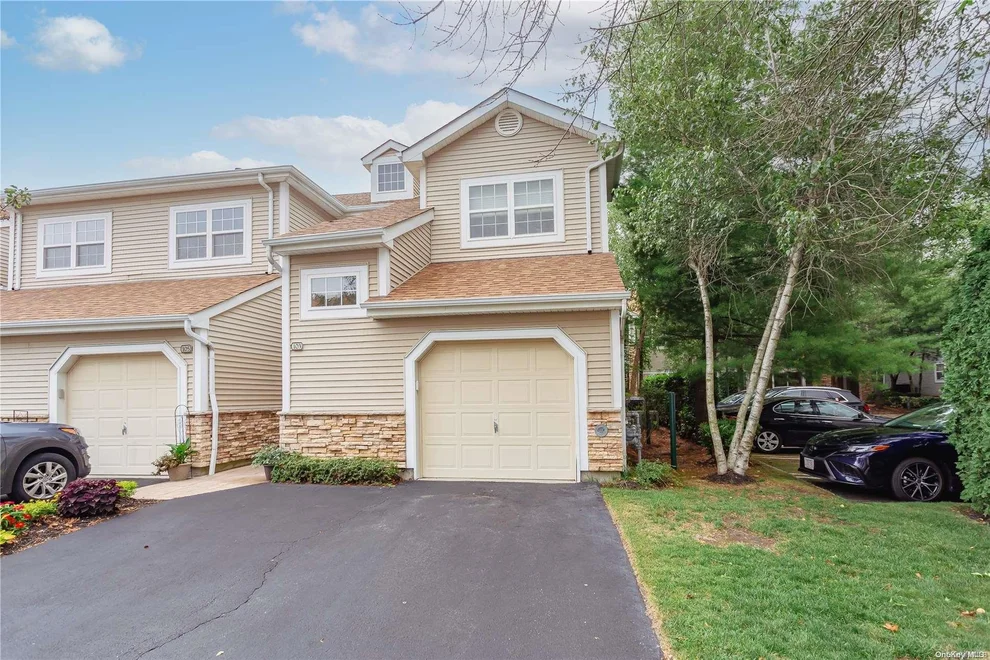 Unit for sale at 103 Carriage Lane, Oyster Bay, NY 11803