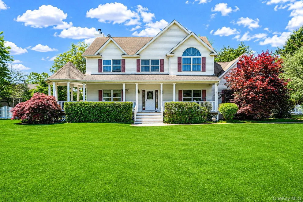 Unit for sale at 4 Pheasant Court, Riverhead, NY 11901