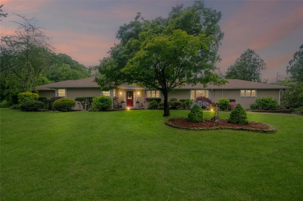 Unit for sale at 16 Berry Hill Road, Oyster Bay, NY 11771