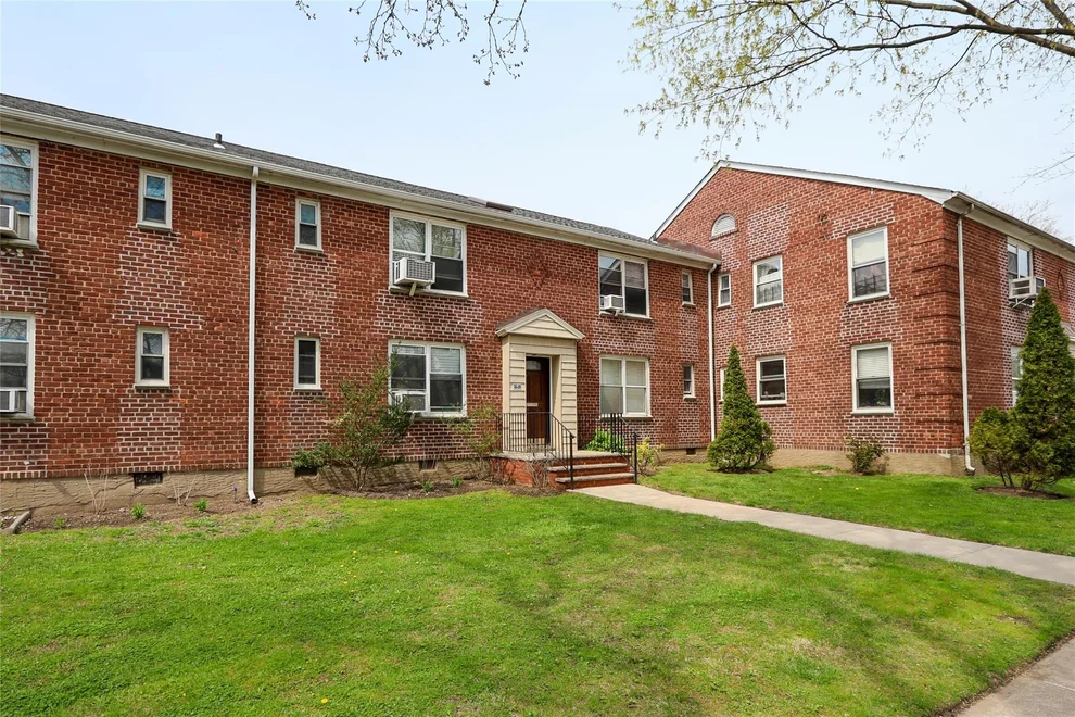 Unit for sale at 35-10 206th Street, New York, NY 11361