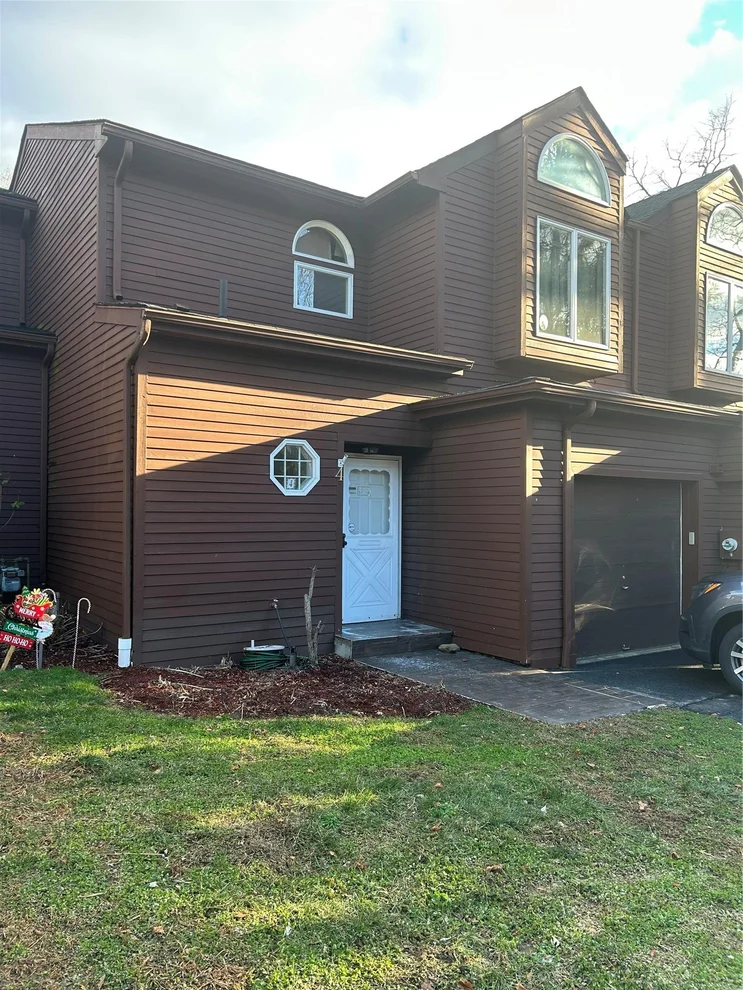 Unit for sale at 4 Knoll View, Ossining, NY 10562