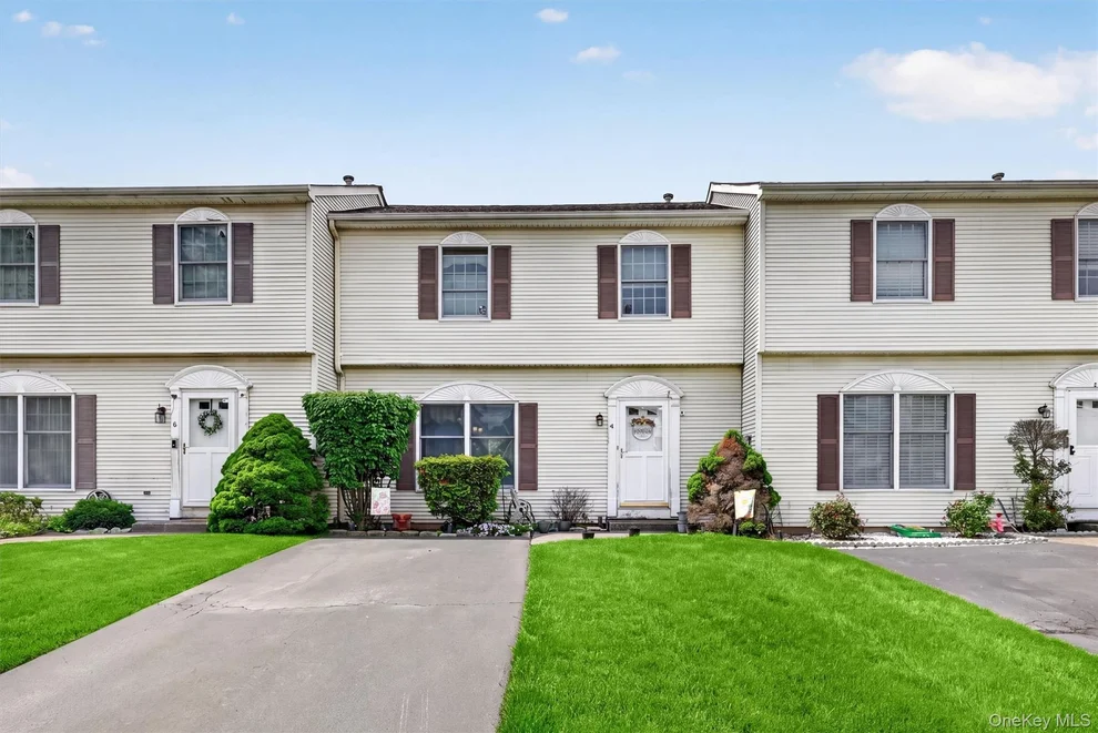 Unit for sale at 4 Strack Court, Haverstraw, NY 10993