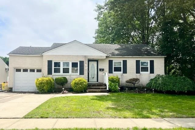 Unit for sale at 3 Bentley Road, Oyster Bay, NY 11803