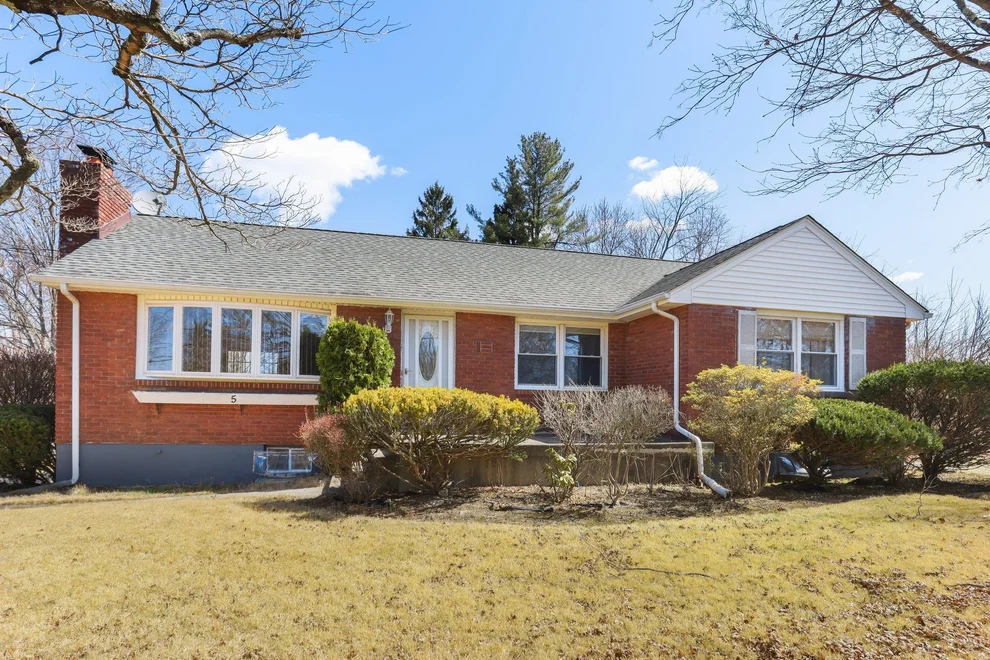 Unit for sale at 5 Boniello Drive, Carmel, NY 10541