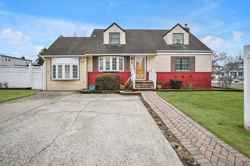 Unit for sale at 166 Green Valley Road, Hempstead, NY 11554