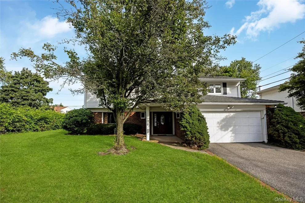 Unit for sale at 29 Randy Lane, Oyster Bay, NY 11803
