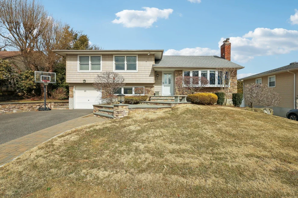 Unit for sale at 15 Farragut Road, Oyster Bay, NY 11804