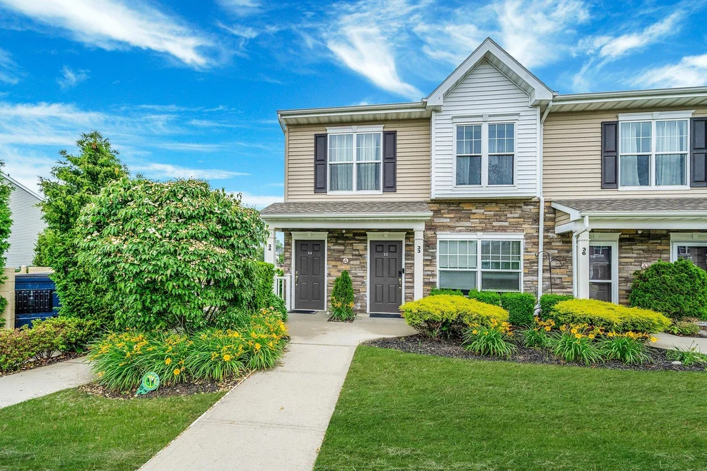 Unit for sale at 34 Weatherby Lane, Islip, NY 11722