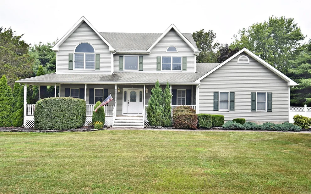 Unit for sale at 6 Cotton Tail Court, Riverhead, NY 11792