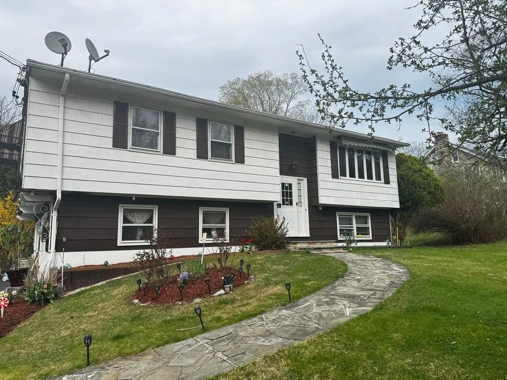 Unit for sale at 141 Oak Street, Newburgh (Town), NY 12550