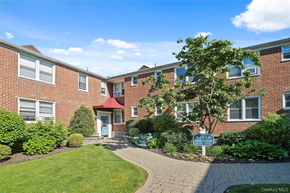 Unit for sale at 6 Bryant Crescent, White Plains, NY 10605