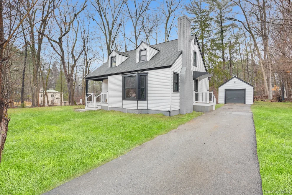 Unit for sale at 5 Sherwood Place, Hyde Park, NY 12538