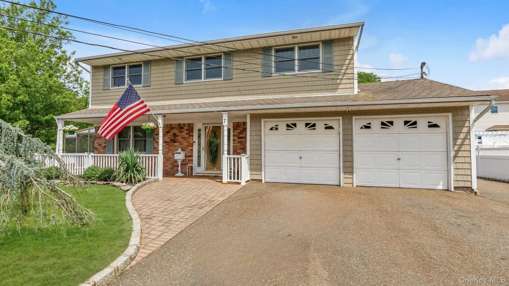 Unit for sale at 7 Freedom Court, Babylon, NY 11702