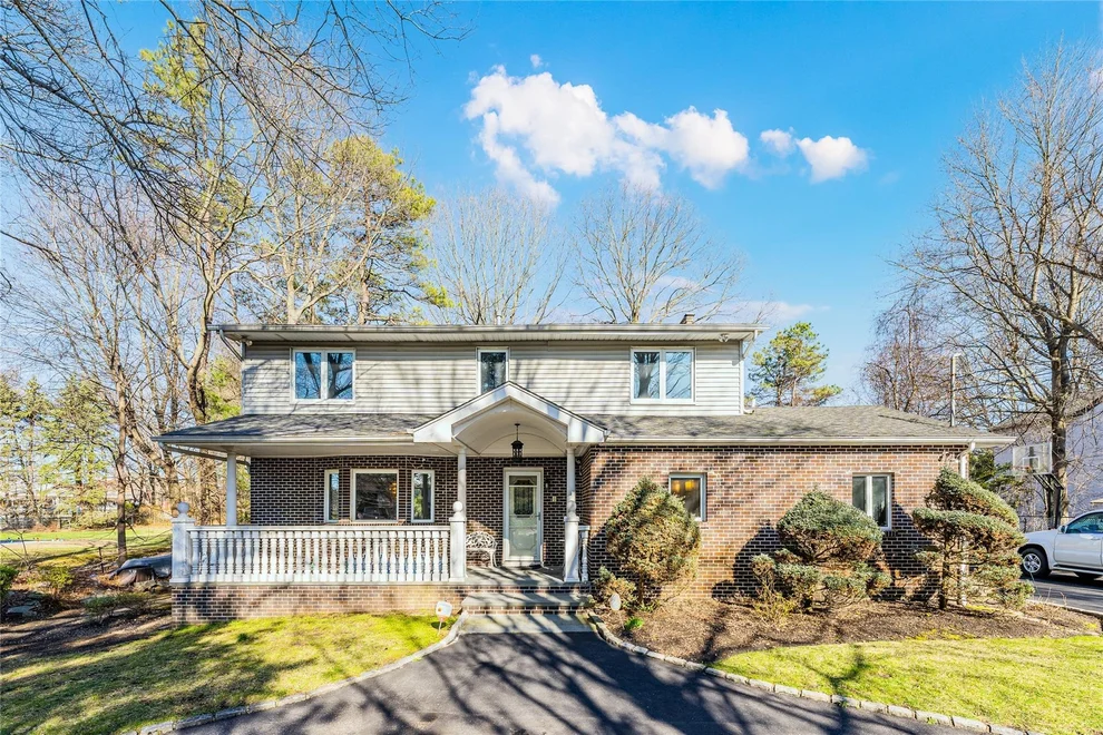 Unit for sale at 1170 Carlls Straight Path, Huntington, NY 11746