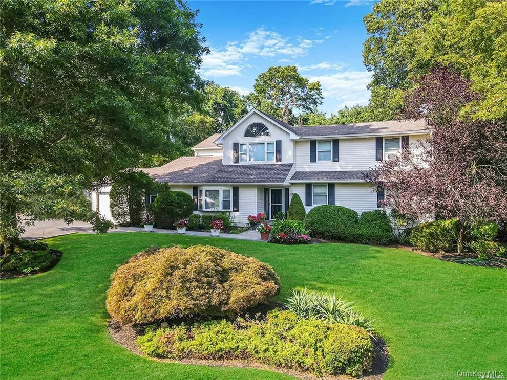 Unit for sale at 33 Peachtree Lane, Brookhaven, NY 11766