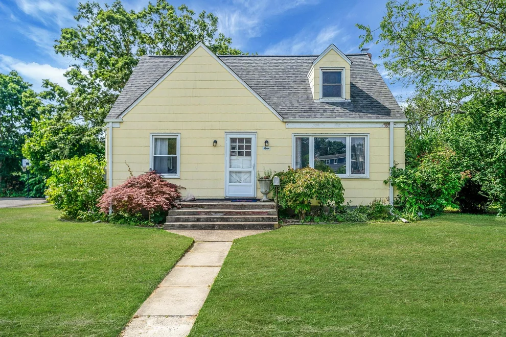 Unit for sale at 4 Jones Street N, Brookhaven, NY 11772