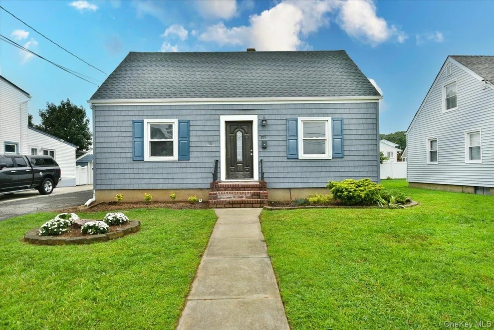 Unit for sale at 235 Madison Avenue, Hempstead, NY 11572