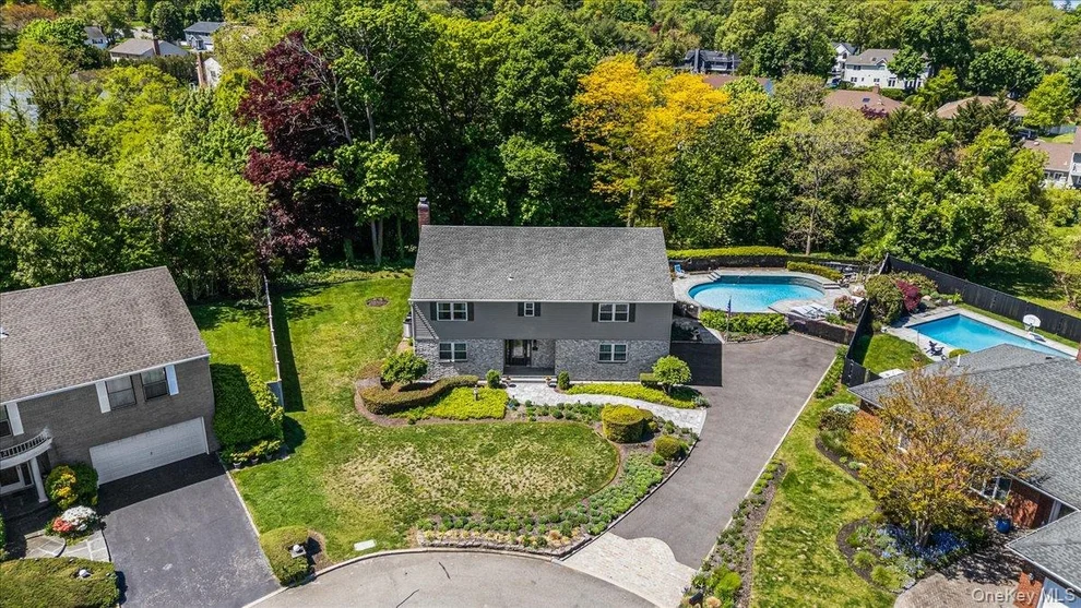 Unit for sale at 4 High Court, Oyster Bay, NY 11709