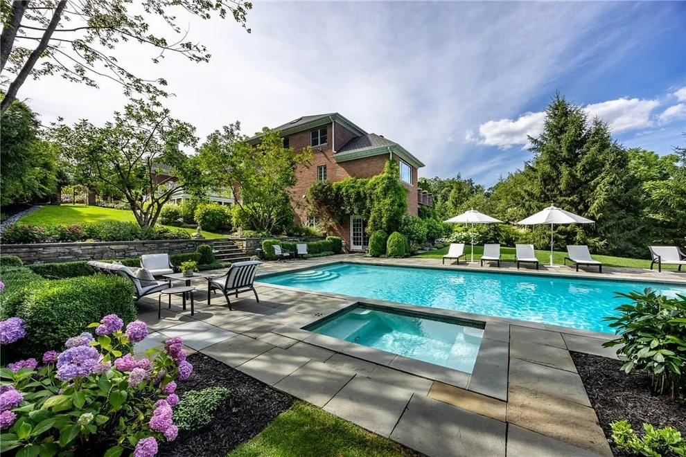 Unit for sale at 18 Kingwood Lane, Poughkeepsie (Town), NY 12601