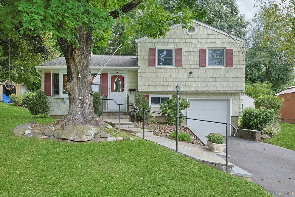 Unit for sale at 5 Seward Court, Cortlandt, NY 10548