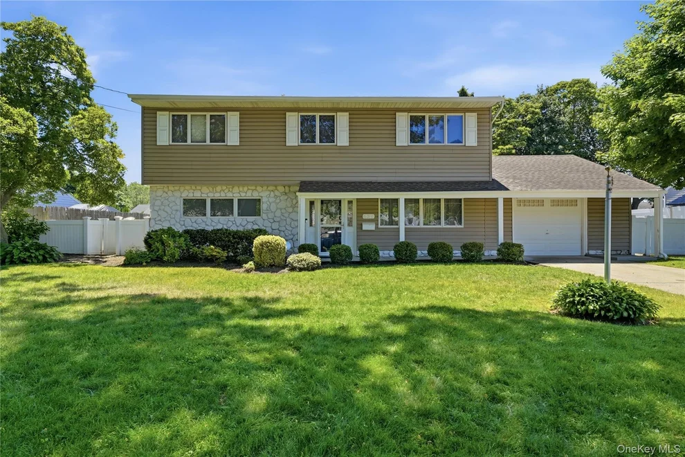 Unit for sale at 634 Morrison Street, Babylon, NY 11702