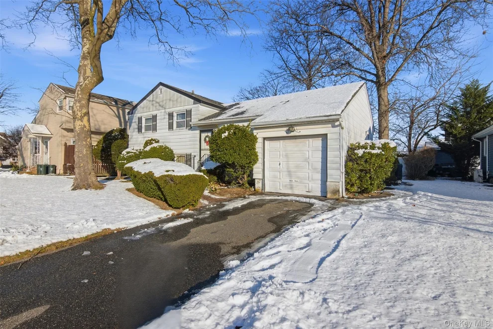 Unit for sale at 2393 Maple Avenue, Oyster Bay, NY 11783