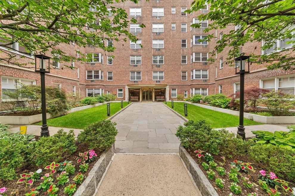 Unit for sale at 120 E Hartsdale, Greenburgh, NY 10530