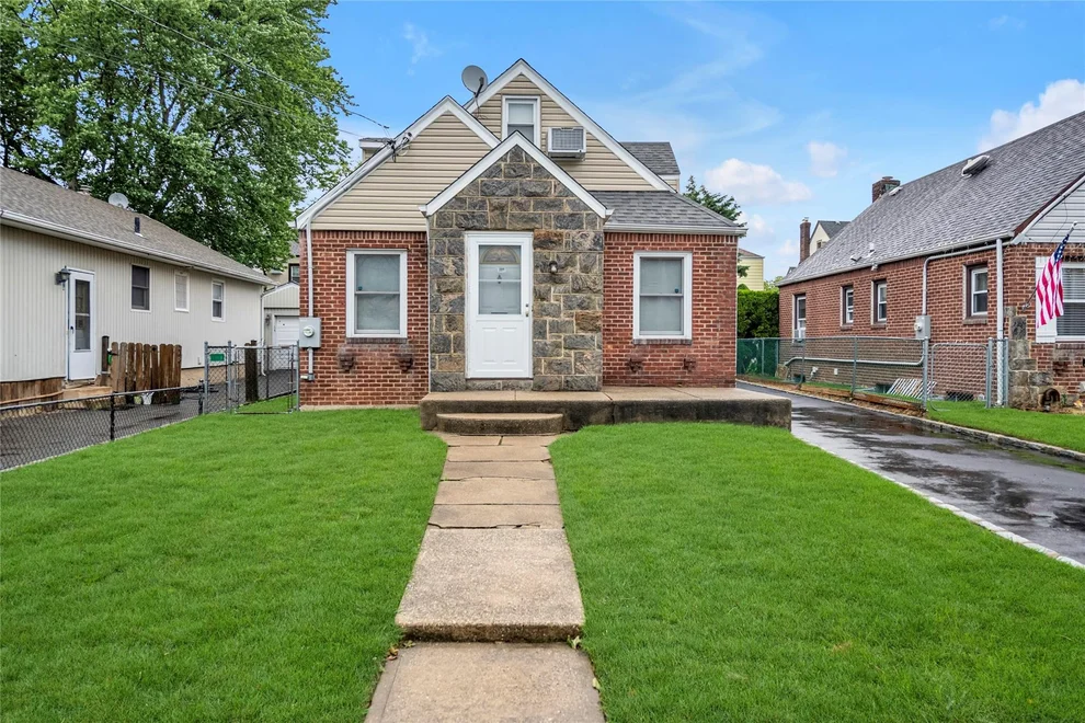 Unit for sale at 231 Wilson Street, Hempstead, NY 11552