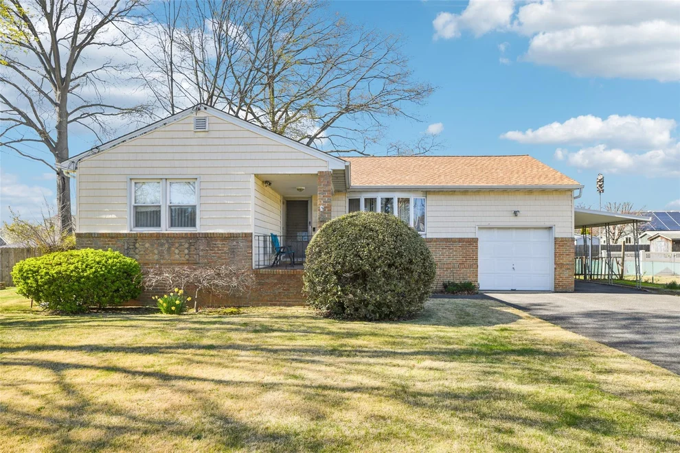 Unit for sale at 622 14th Street, West Babylon, NY 11704