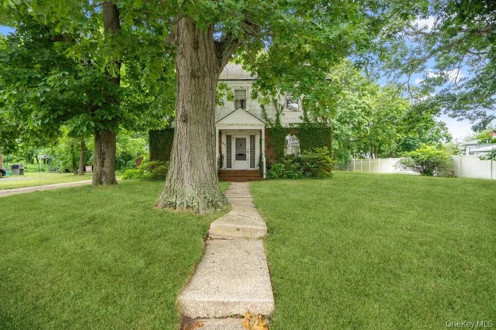 Unit for sale at 544 S Wellwood Avenue, Babylon, NY 11757