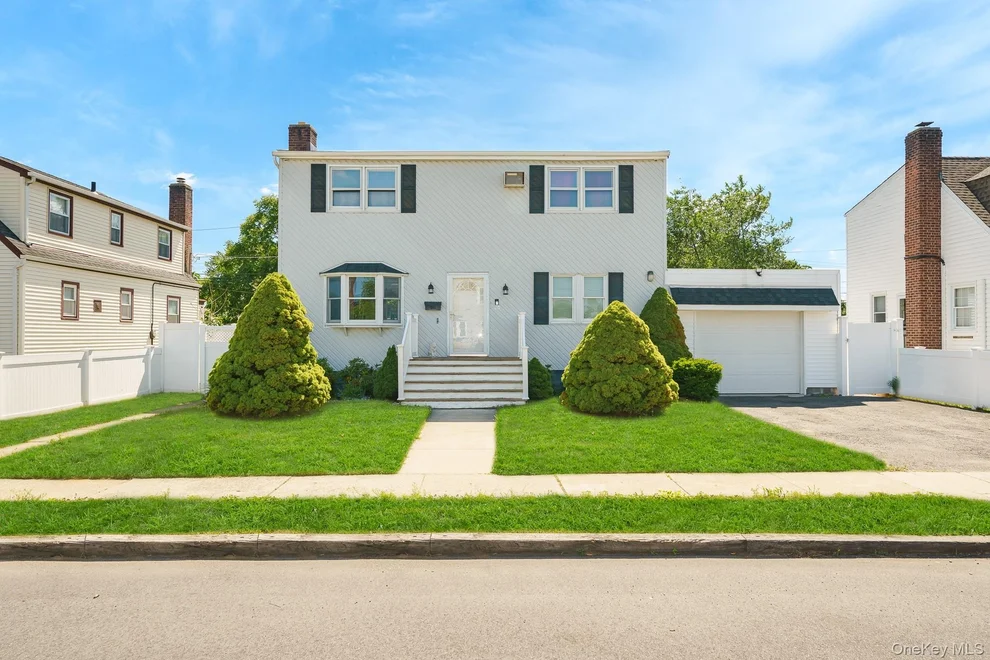 Unit for sale at 21 Lido Parkway, Babylon, NY 11757