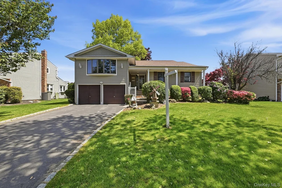 Unit for sale at 30 Columbine Lane, Smithtown, NY 11754