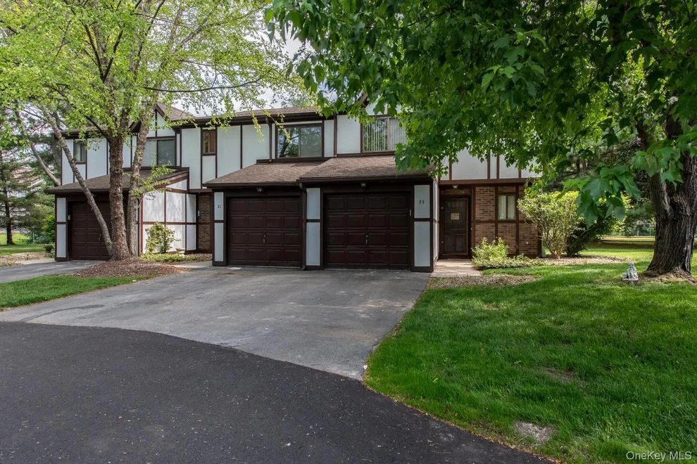 Unit for sale at 21 Topaz Run, Poughkeepsie (Town), NY 12603