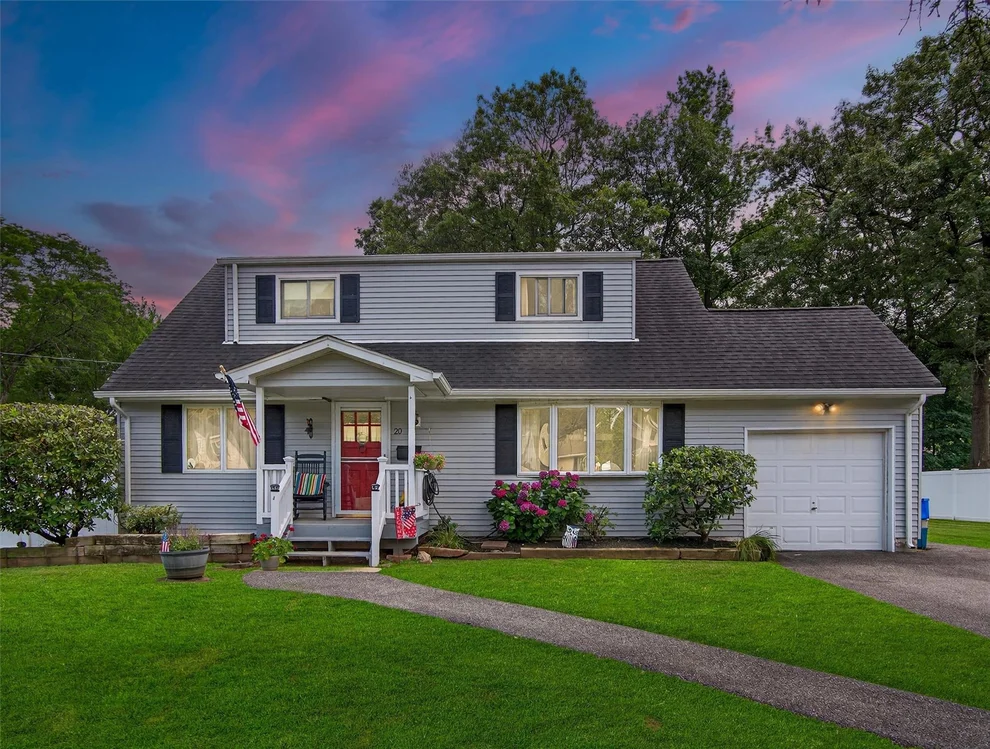 Unit for sale at 20 Grand St, Clarkstown, NY 10956