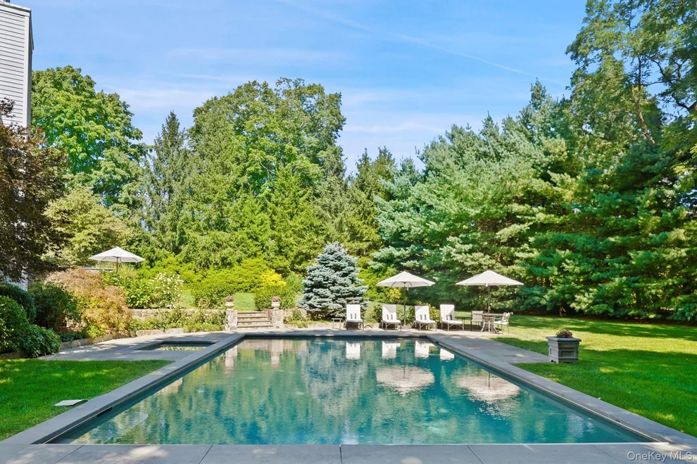Unit for sale at 6 Round House Court, North Castle, NY 10506