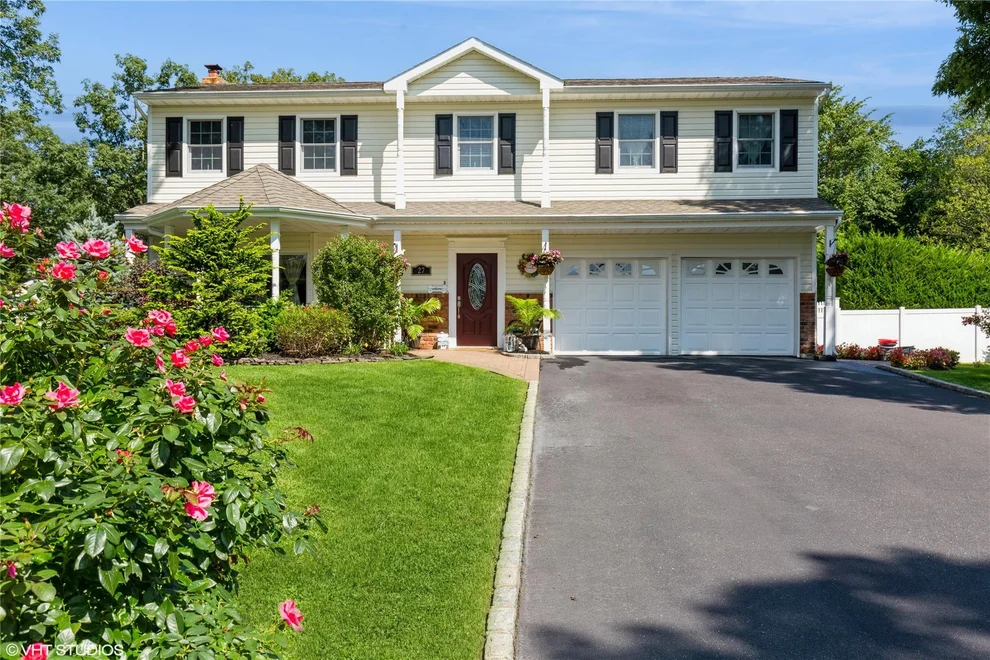 Unit for sale at 27 Gaynor Avenue, Smithtown, NY 11767
