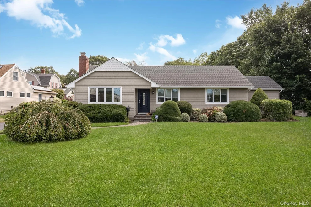 Unit for sale at 18 Central Avenue, Babylon, NY 11701