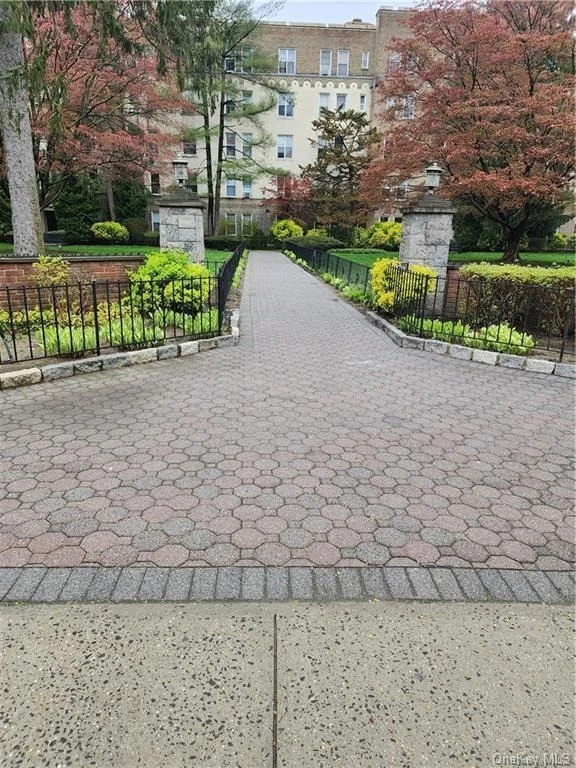 Unit for sale at 472 Gramatan, Mount Vernon, NY 10552