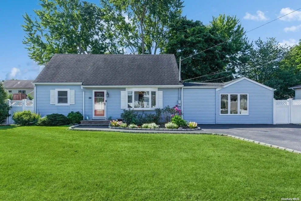 Unit for sale at 32 Dunkirk Street, Babylon, NY 11729