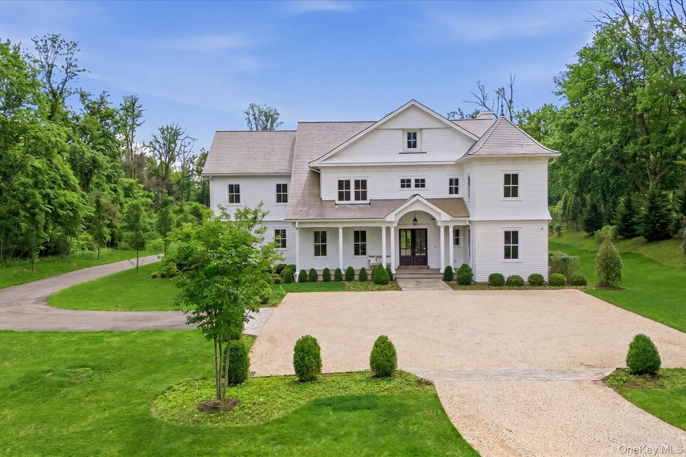 Unit for sale at 3 Crane Road, Huntington, NY 11743