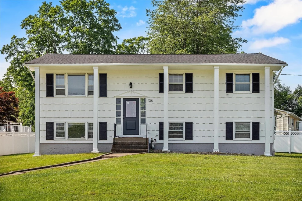 Unit for sale at 125 Lakewood Drive, Clarkstown, NY 10920